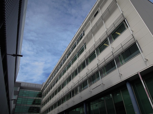 بانک تجارت در خیابان سهروردی جنوبی در تهران 5 بانک تجارت در خیابان سهروردی جنوبی در تهران