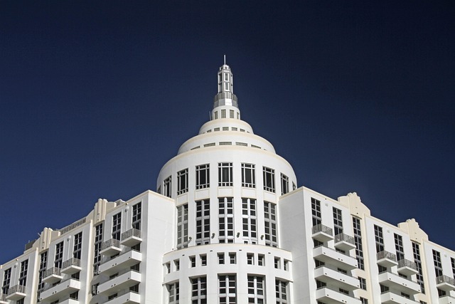 بانک آینده در خیابان امام خمینی در تهران 6 بانک آینده در خیابان امام خمینی در تهران