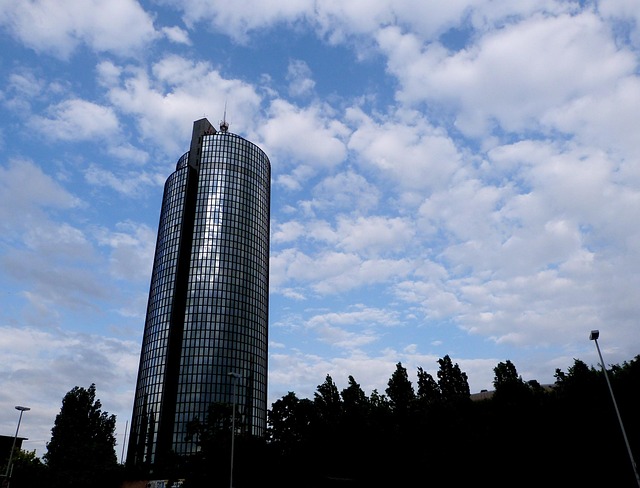 بانک تجارت در بزرگراه قاسم سلیمانی در تهران 7 بانک تجارت در بزرگراه قاسم سلیمانی در تهران