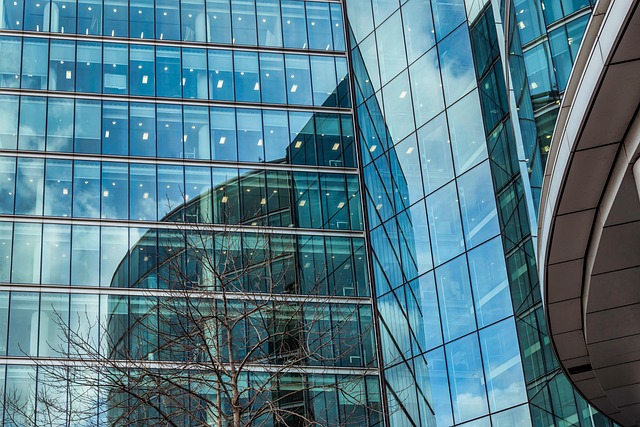 بانک تجارت در خیابان انقلاب در تهران 6 بانک تجارت در خیابان انقلاب در تهران