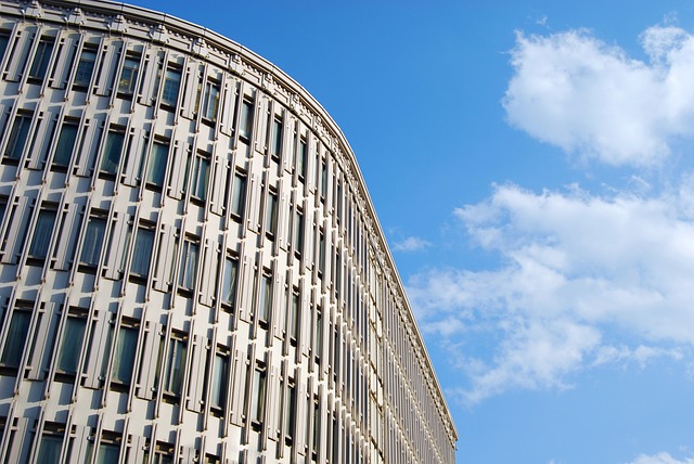 بانک سپه در بلوار فردوس شرقی در تهران 5 بانک سپه در بلوار فردوس شرقی در تهران