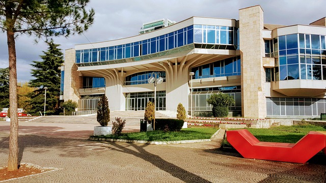 بانک سپه در خیابان جابر انصاری در اصفهان 2 بانک سپه در خیابان جابر انصاری در اصفهان