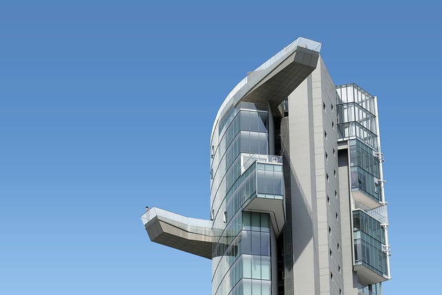 پلیس + 10 در خیابان کیان آباد در اهواز 1 10 در خیابان کیان آباد در اهواز