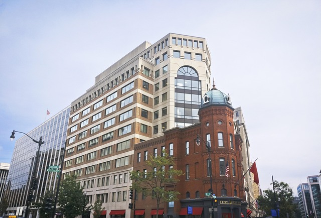 تعمیرگاه خودرو در خیابان پروین اعتصامی در تهران