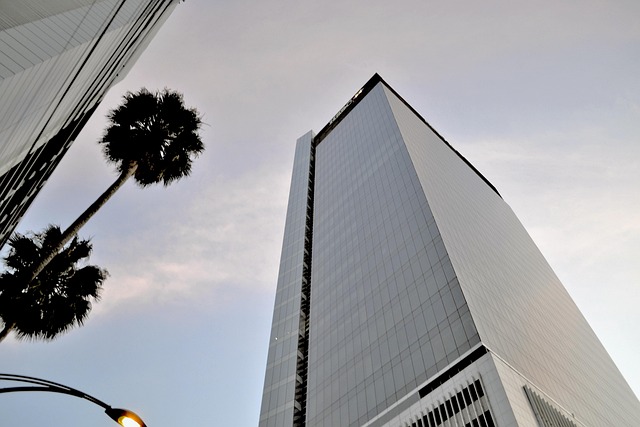 شرکت کارگزاری بازار در خیابان دوم جنب خیابان حصاری در تهران