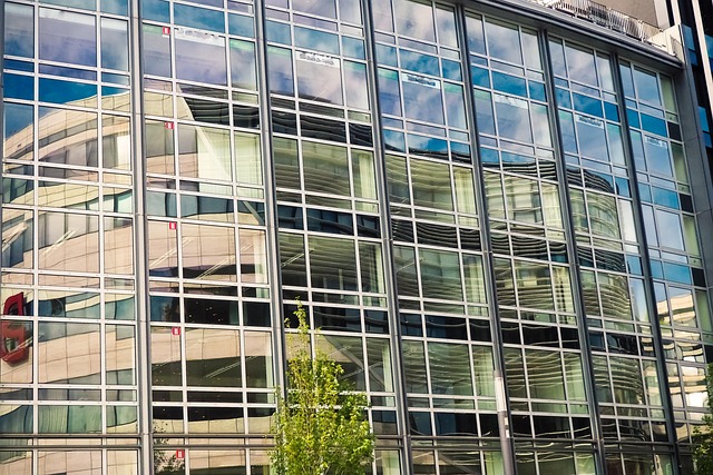 شهرداری مرکزی بندرعباس در بلوار امام خمینی در بندر عباس