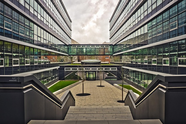 شهرداری منطقه ۴ بندرعباس در بلوار جمهوری اسلامی در بندرعباس