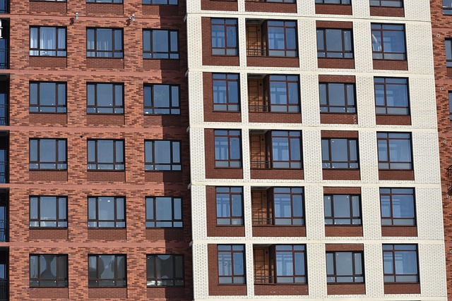 مجتمع تجاری عازمی در خیابان استادان در ارومیه