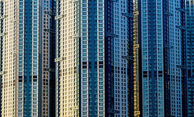 مجتمع پانامال در خیابان آزادی در تهران