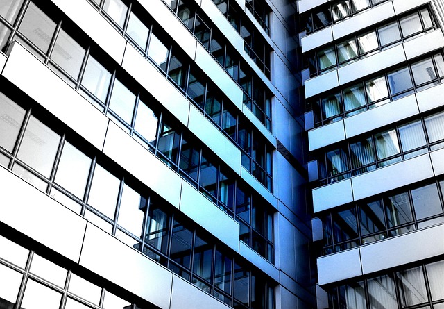 مرکز تجاری وارش در خیابان انقلاب در ساری 1 مرکز تجاری وارش در خیابان انقلاب در ساری