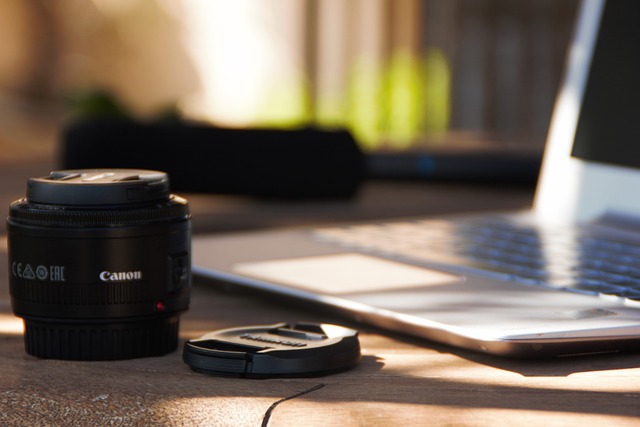 کارگزاری بورس در خیابان بعثت در تهران