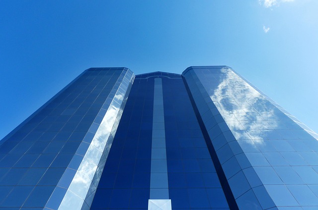 مرکز تجاری میلاد در بلوار جهان پناه در اراک