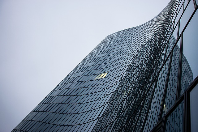 مرکز خرید نارون در خیابان دهخدا در قزوین