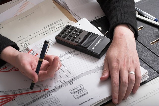 مجتمع تجاری اداری پالمیرا در خیابان مدنی در تهران