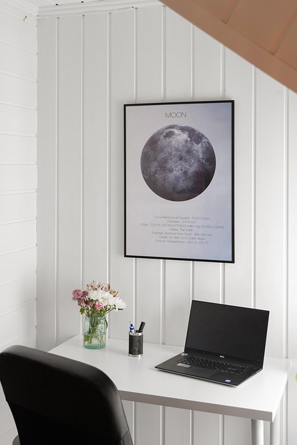 مجتمع تجاری کاوه در خیابان آزادی در تهران