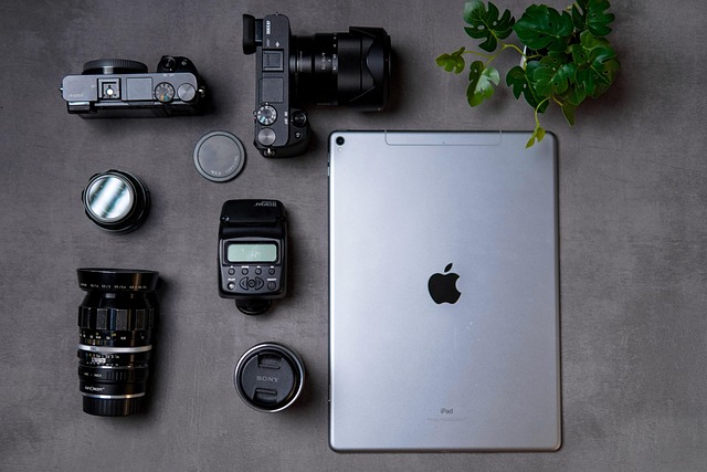 مرکز خرید گاندی در خیابان گاندی در تهران